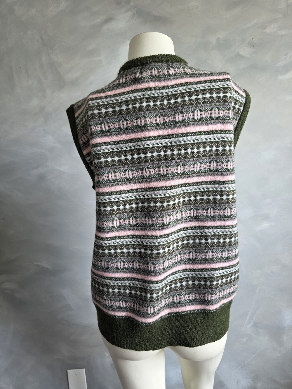 Rita Ora Fair Isle Green Pink Sweater Vest Primark Sz XL - Picture 12 of 12